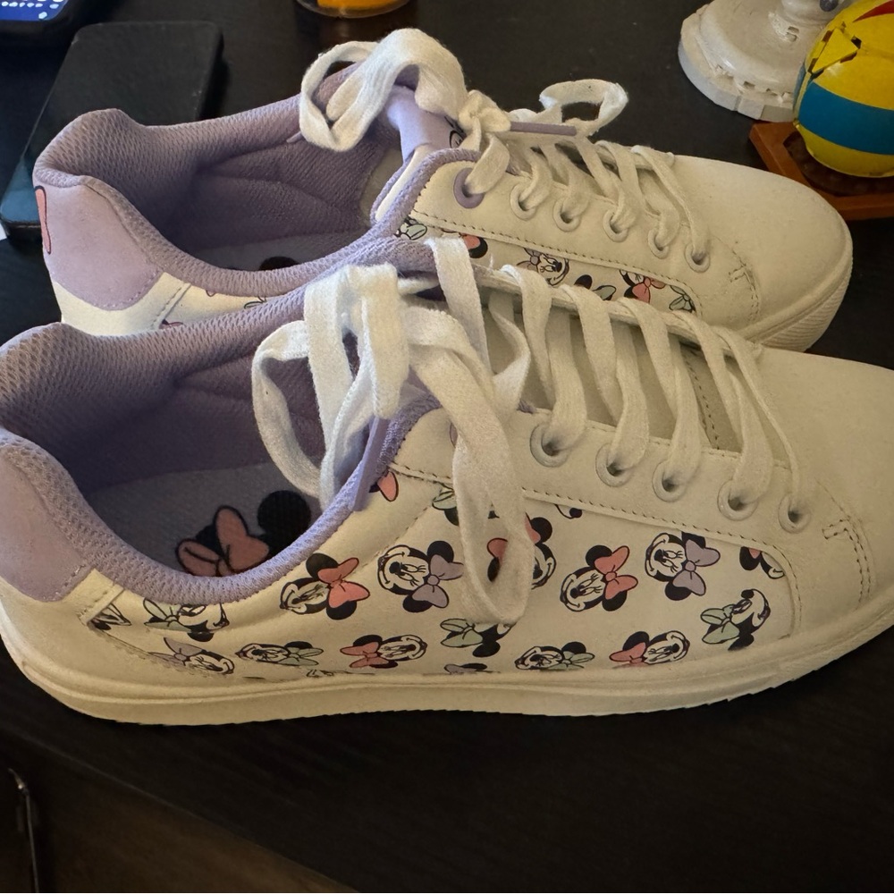 Women’s Minnie Mouse White and Pink Sneakers